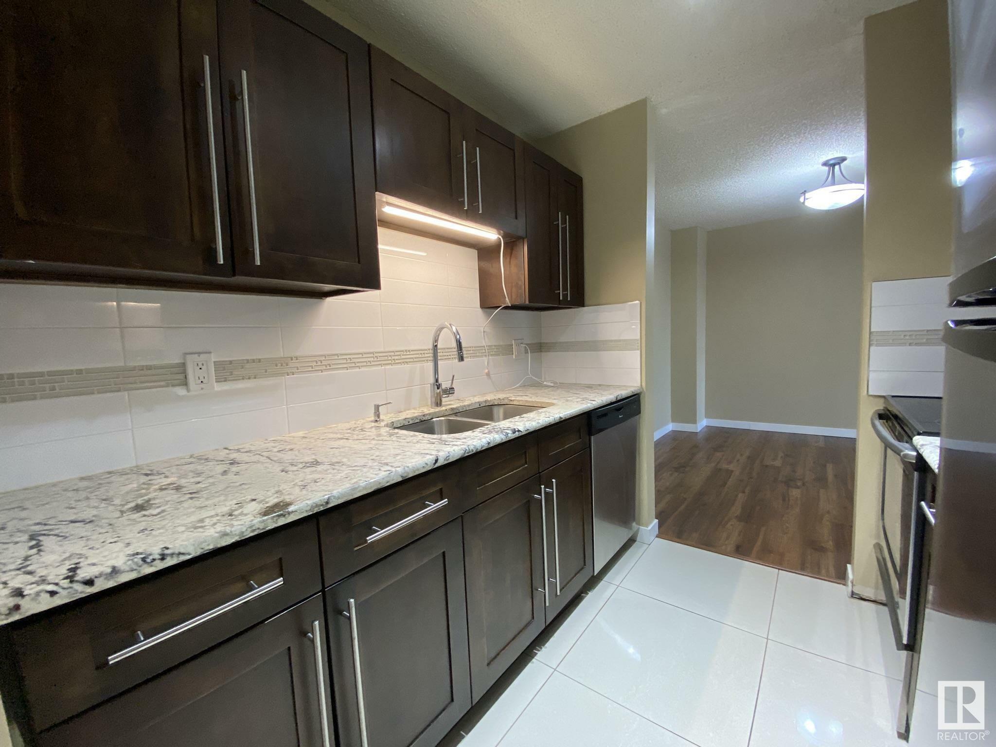 Photo de la propriété: 14811 51 Avenue NW 312 AB T6H 5G4