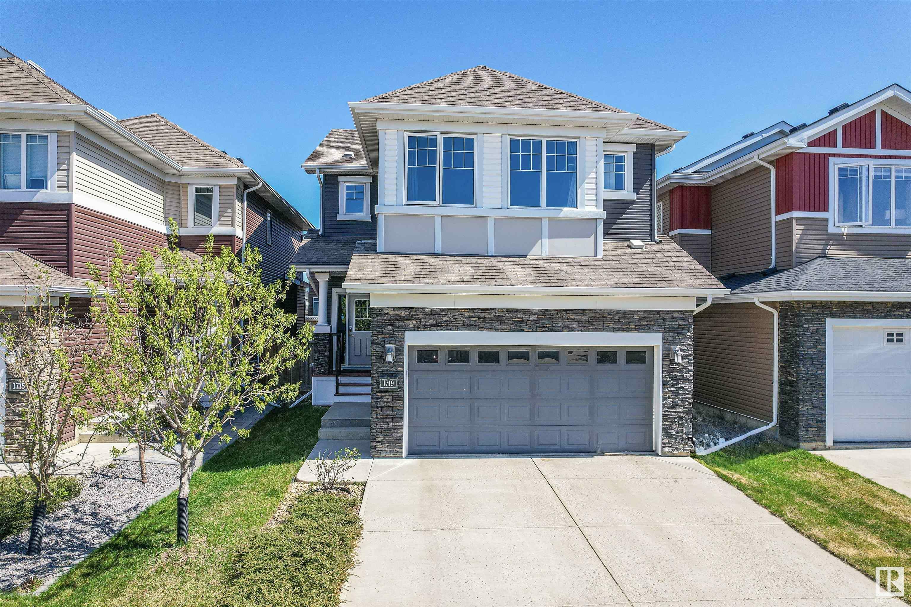 1719 164 Street SW  Edmonton AB T6W 3P6 photo