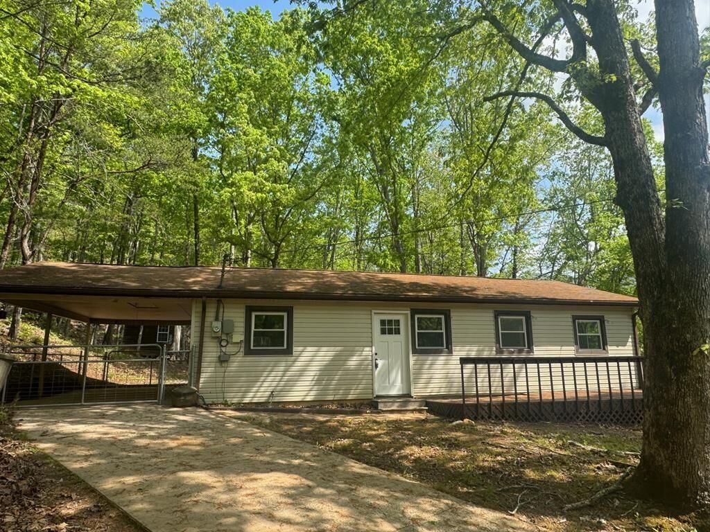 Property Photo: 725 Bearmeat Spur GA 30546