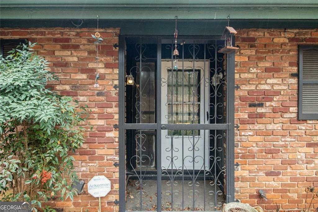 Property Photo: 1491 Boulderwoods Drive GA 30316