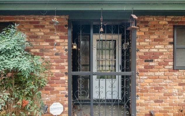 Property Photo: 1491 Boulderwoods Drive GA 30316