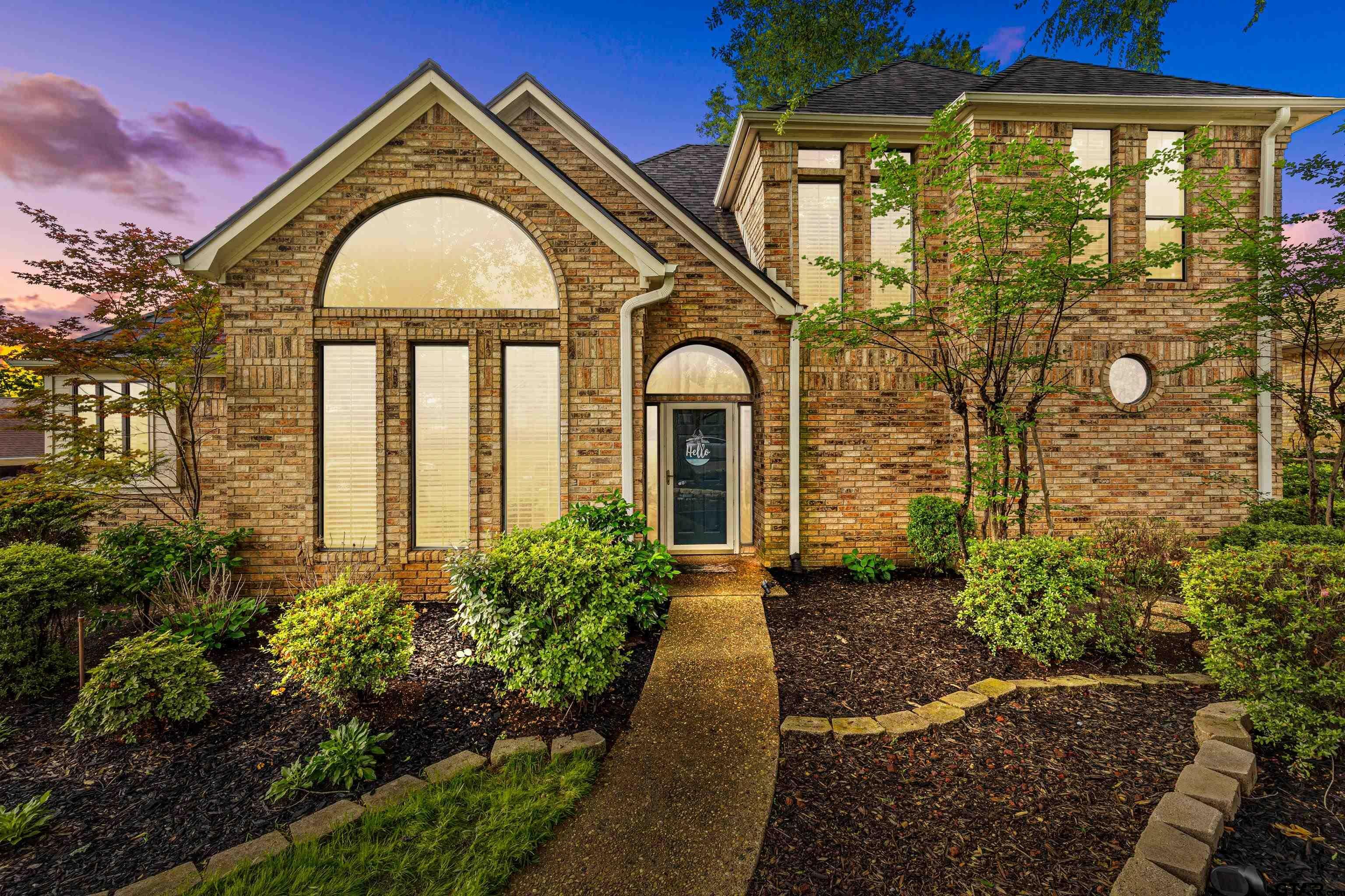 Property Photo: 1202 Heather Ln TX 75604