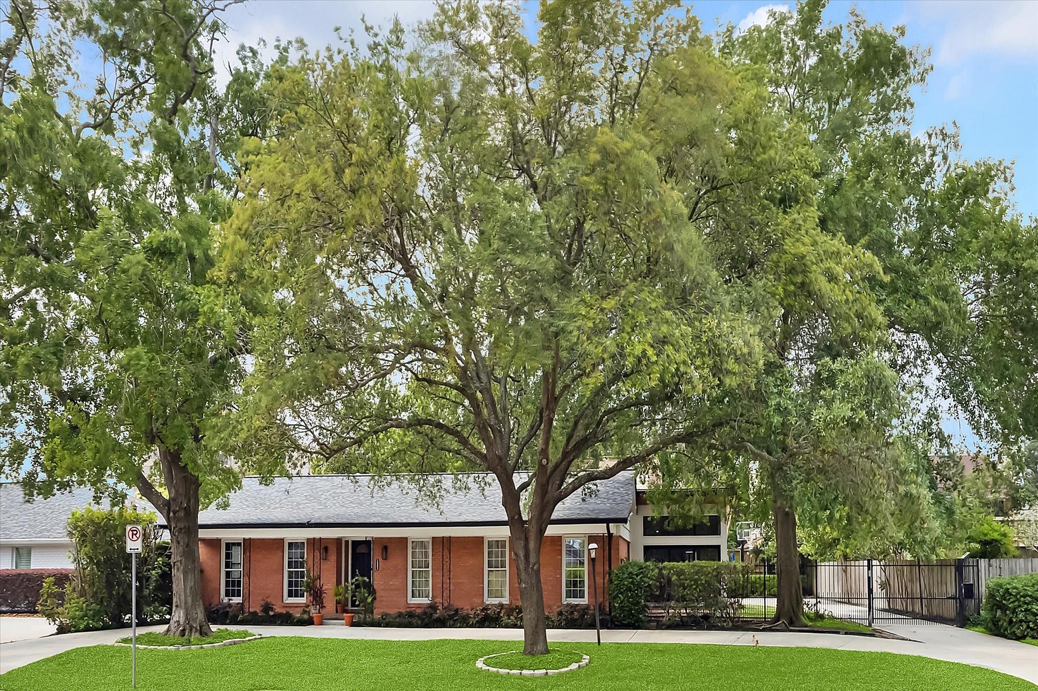 Property Photo: 1902 Chimney Rock Road TX 77056