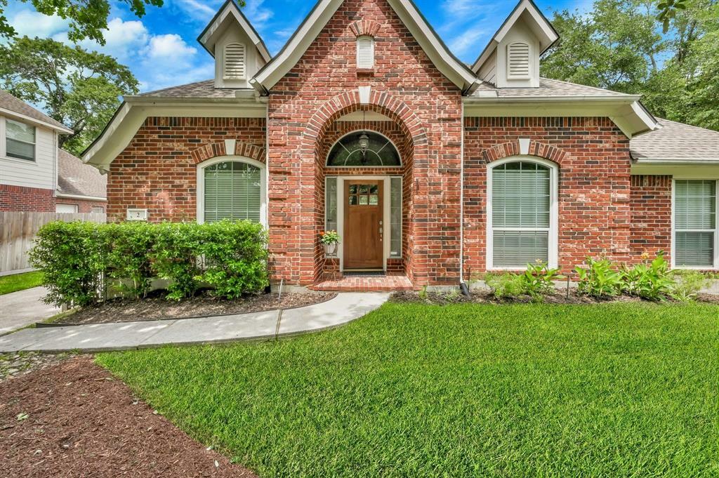 Property Photo: 2 Westward Ridge Place TX 77384