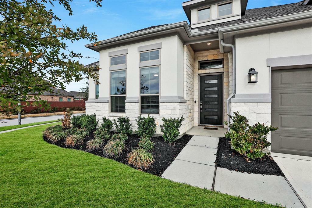 Property Photo: 7318 Shepherds Glen Lane TX 77379