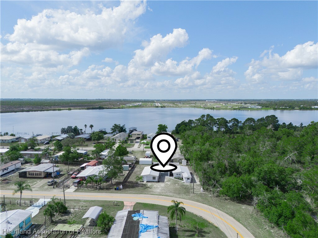 Property Photo: 1802 E Claradge Avenue FL 33825