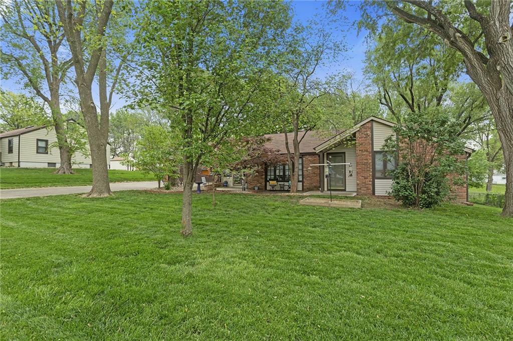 Property Photo:  501 NE 74th Terrace  MO 64118 