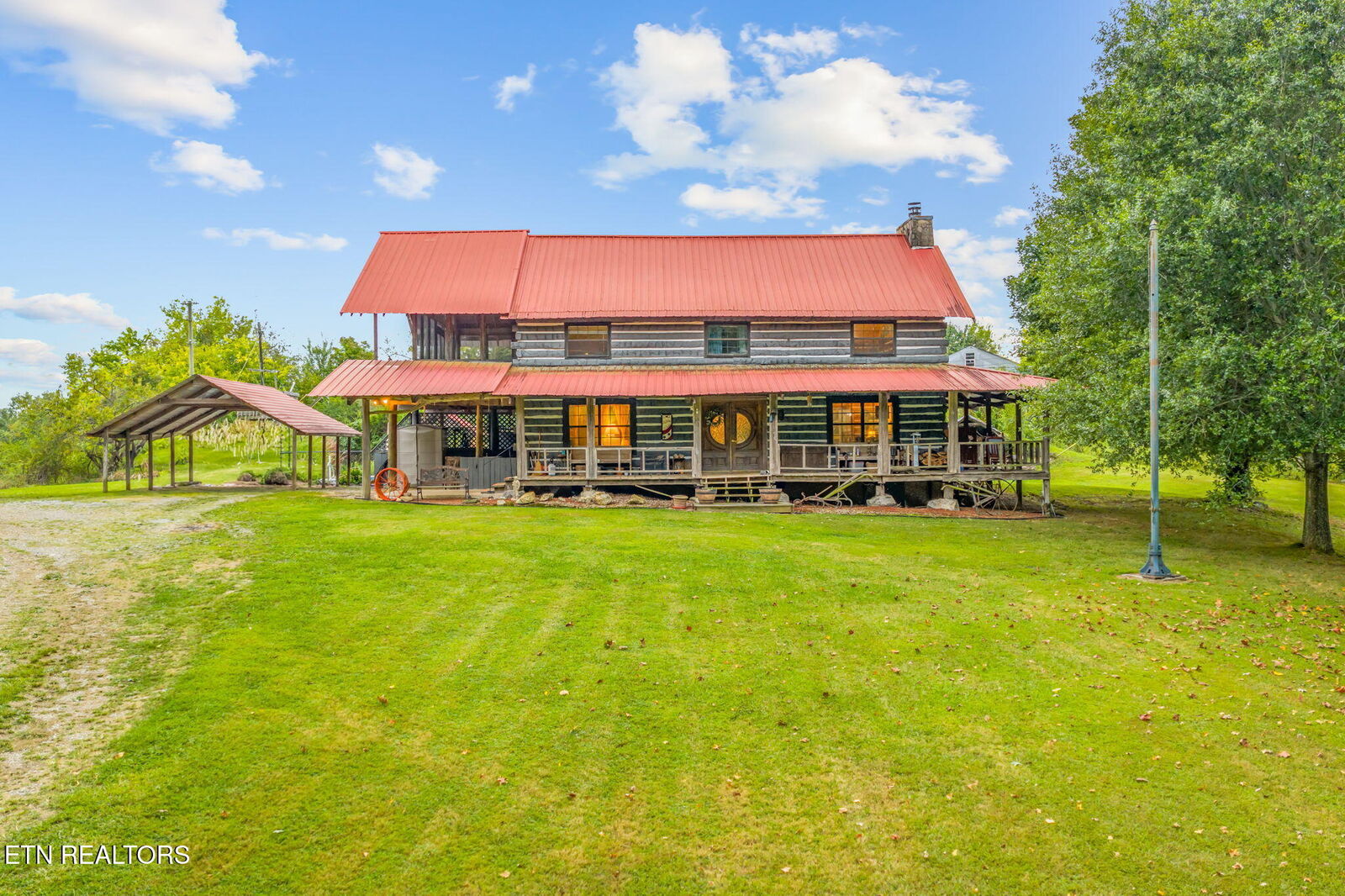 Property Photo:  484 County Road 350  TN 37874 