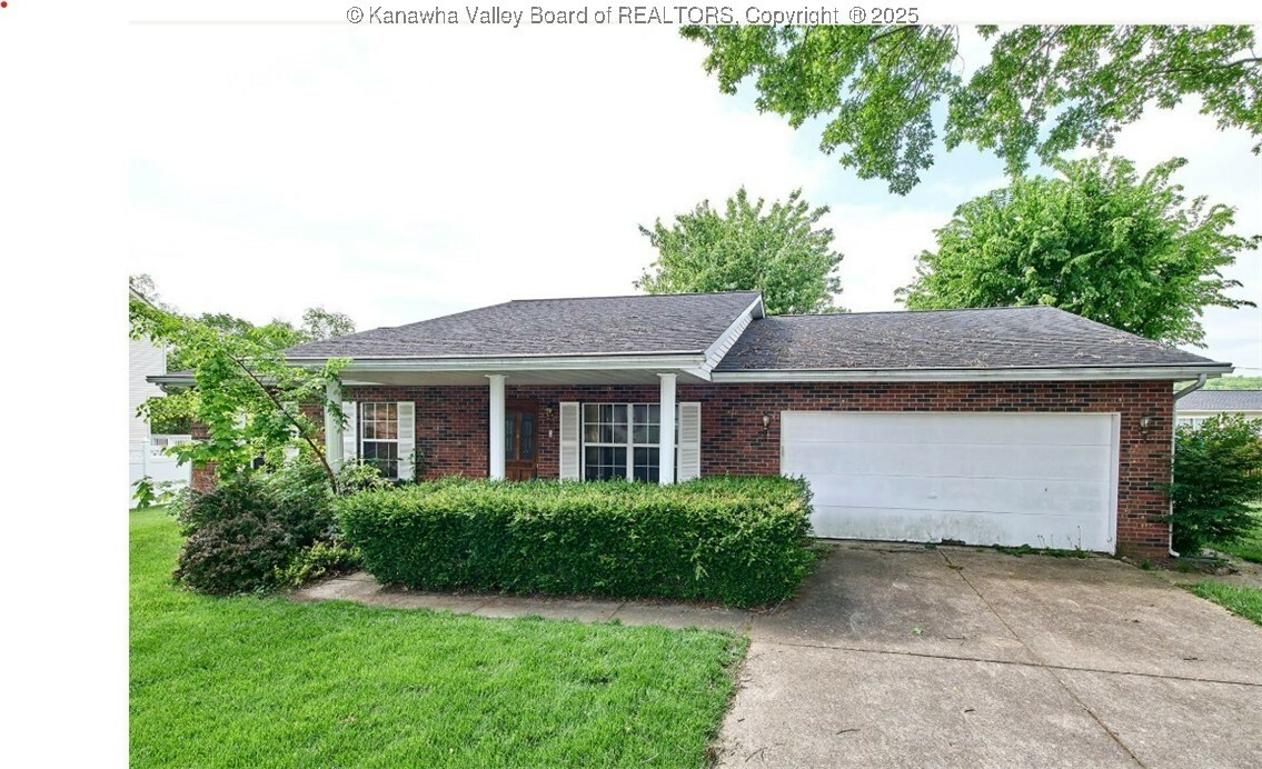 Property Photo: 5 Royal Oak Court WV 25526