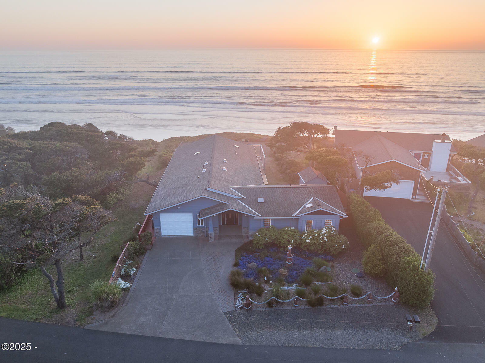 Property Photo: 8810 SW Marine View Street OR 97366