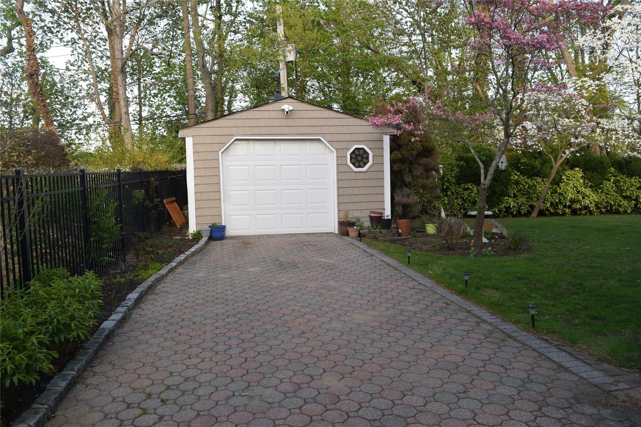 Property Photo:  50 Shady Lane  NY 11743 
