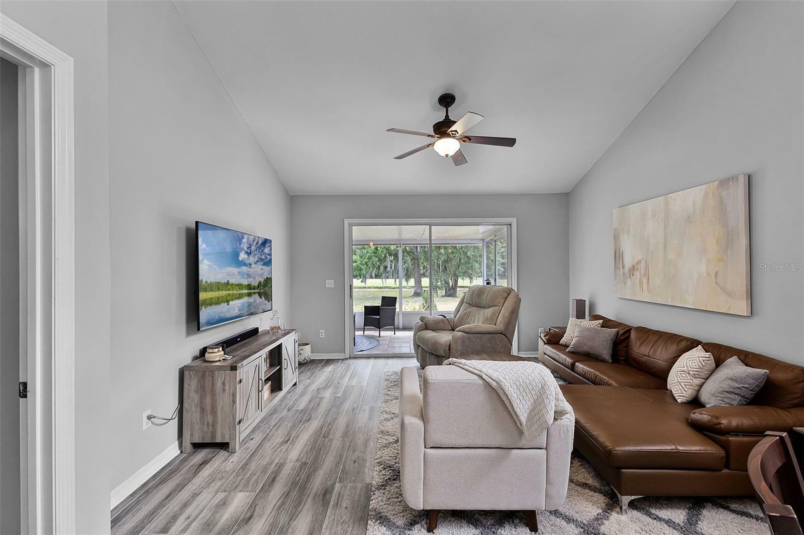 Property Photo: 1527 Braewick Street FL 32708