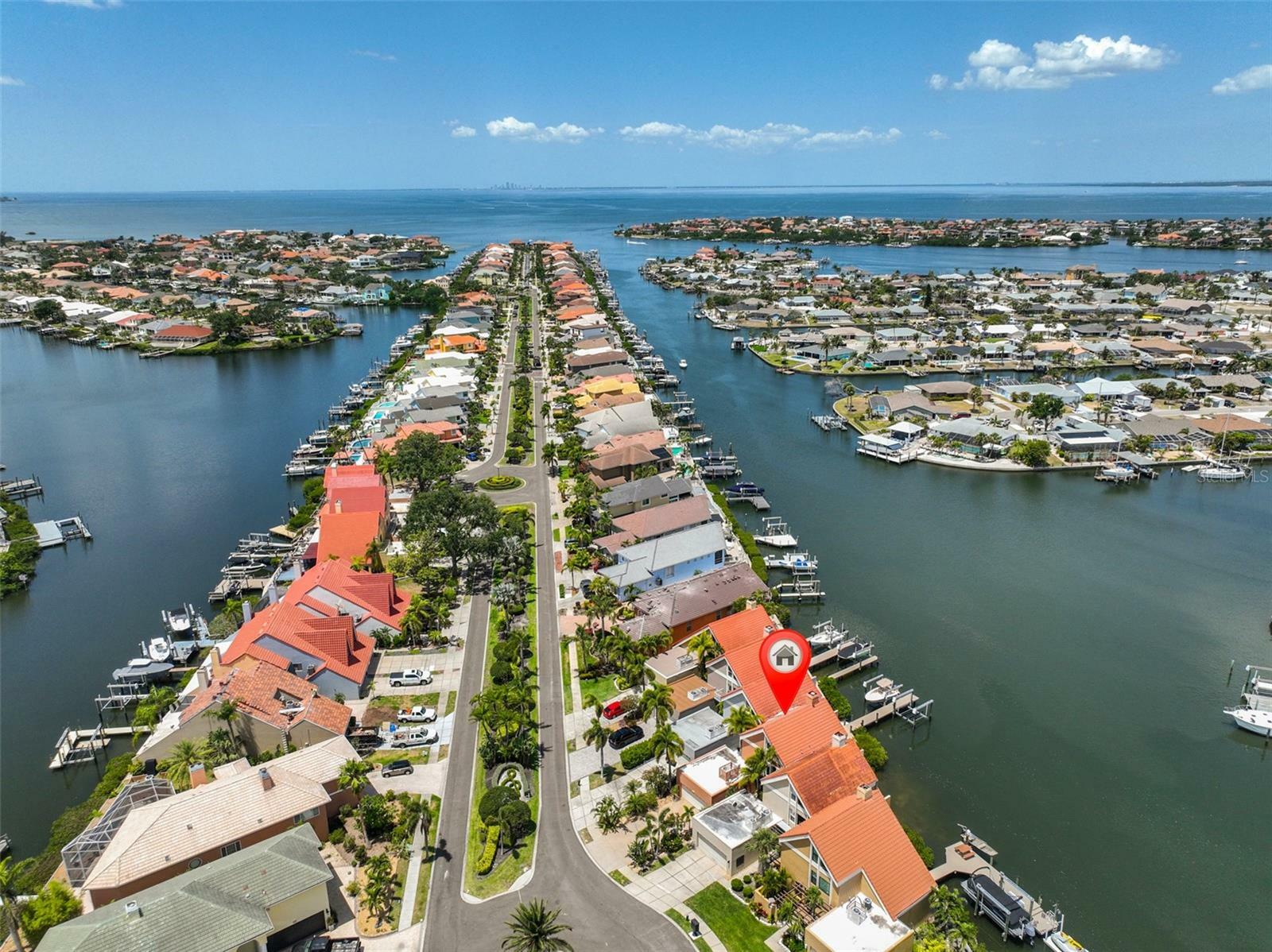 Property Photo: 813 Symphony Isles Boulevard FL 33572