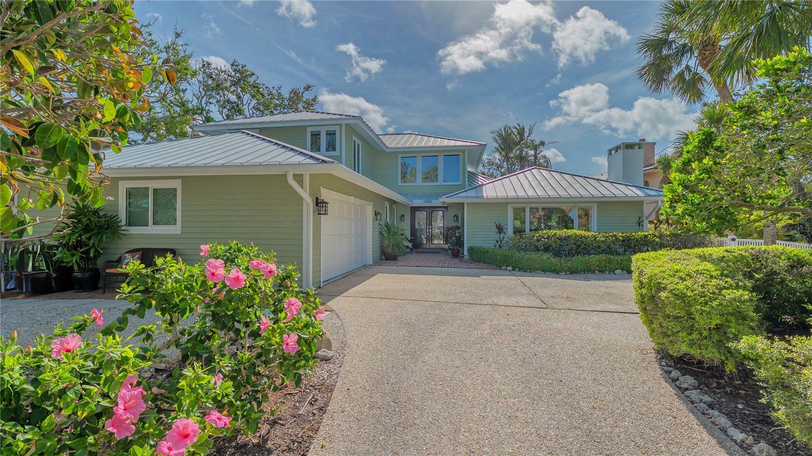 Property Photo: 1042 N Casey Key Road FL 34229