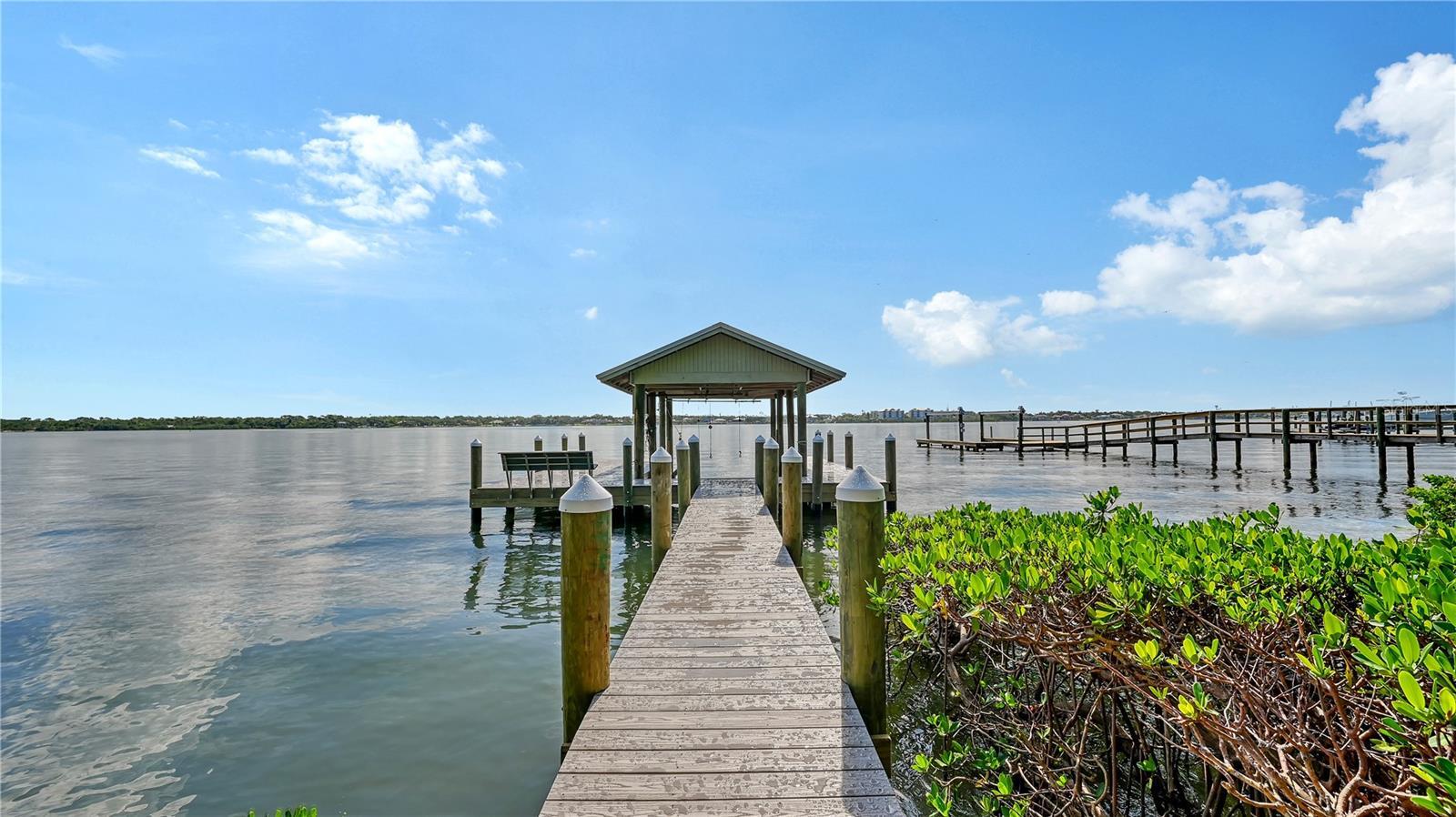 Property Photo: 1042 N Casey Key Road FL 34229