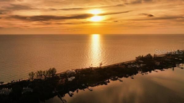 Property Photo:  1042 N Casey Key Road  FL 34229 