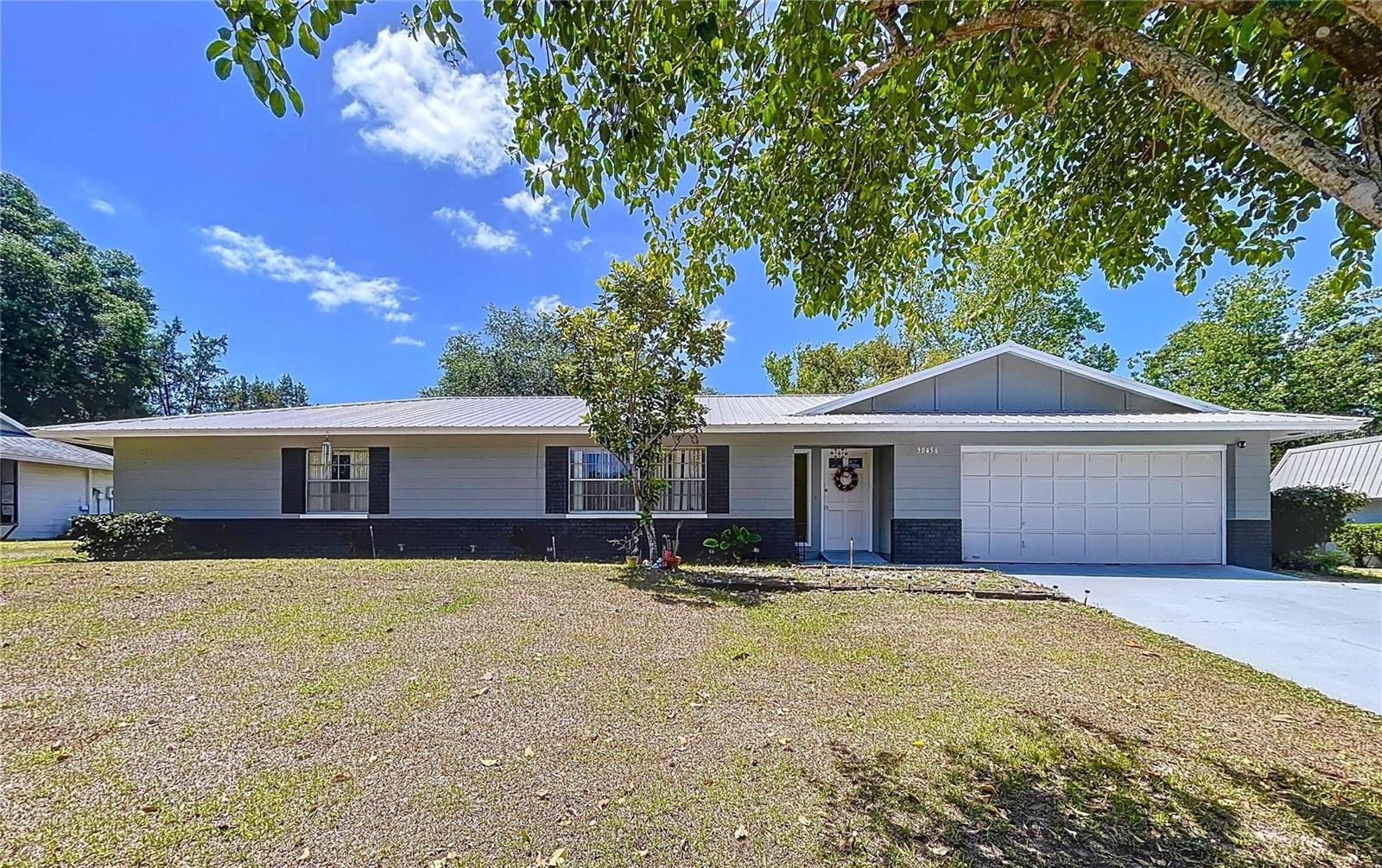 Property Photo: 30456 Willow Bank Avenue FL 34602