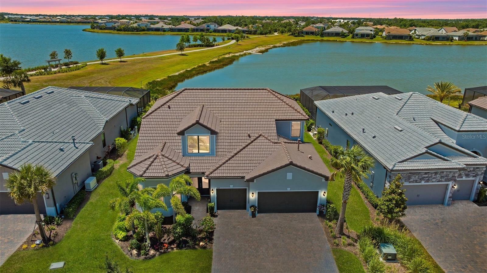 Property Photo: 7889 Mainsail Lane FL 34240