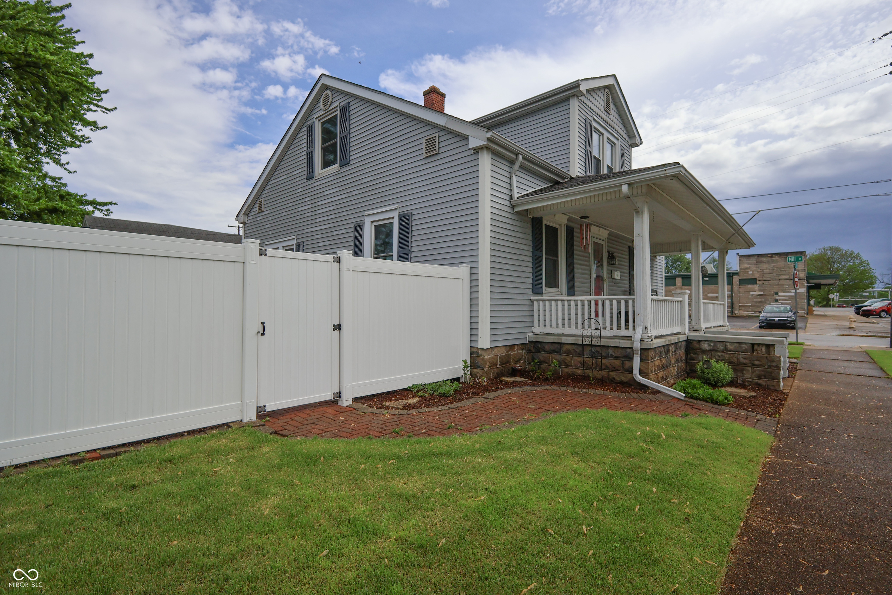 Property Photo: 115 E 5th Street IN 47274