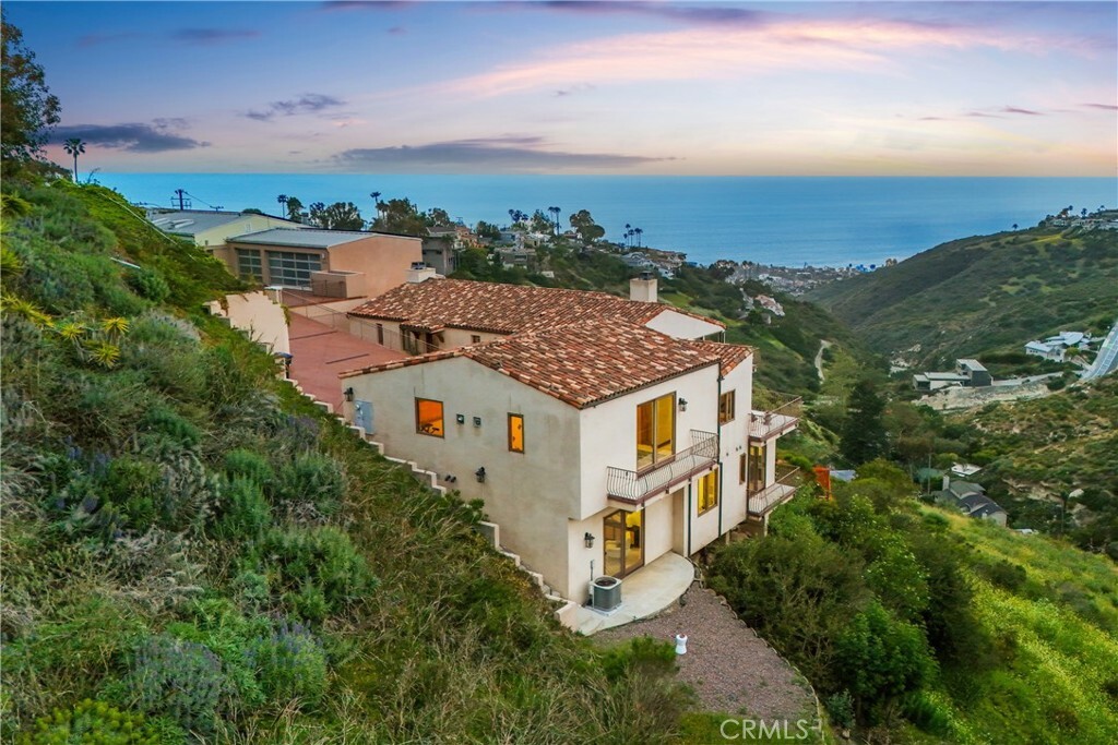 Property Photo: 2516 Temple Hills Drive CA 92651