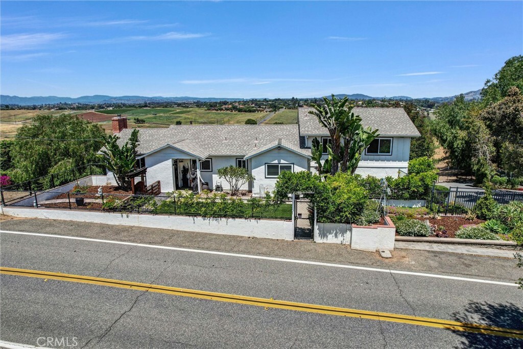 1864 Winterwarm Drive  Fallbrook CA 92028 photo