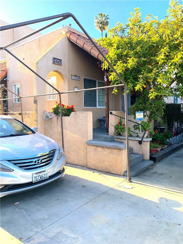 Property Photo: 6417 Troost Avenue CA 91606
