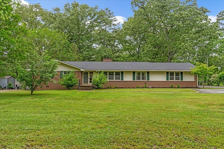 Property Photo: 419 Westwood Dr TN 37388