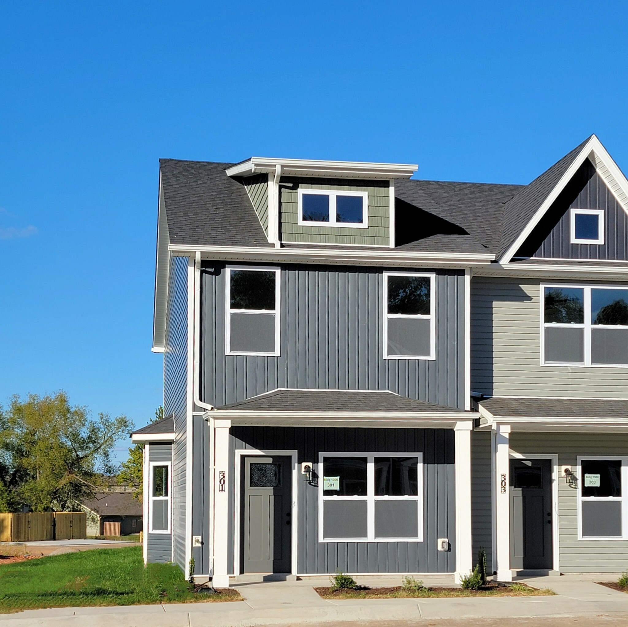 Property Photo: 301 Front Ridge Circle TN 37040