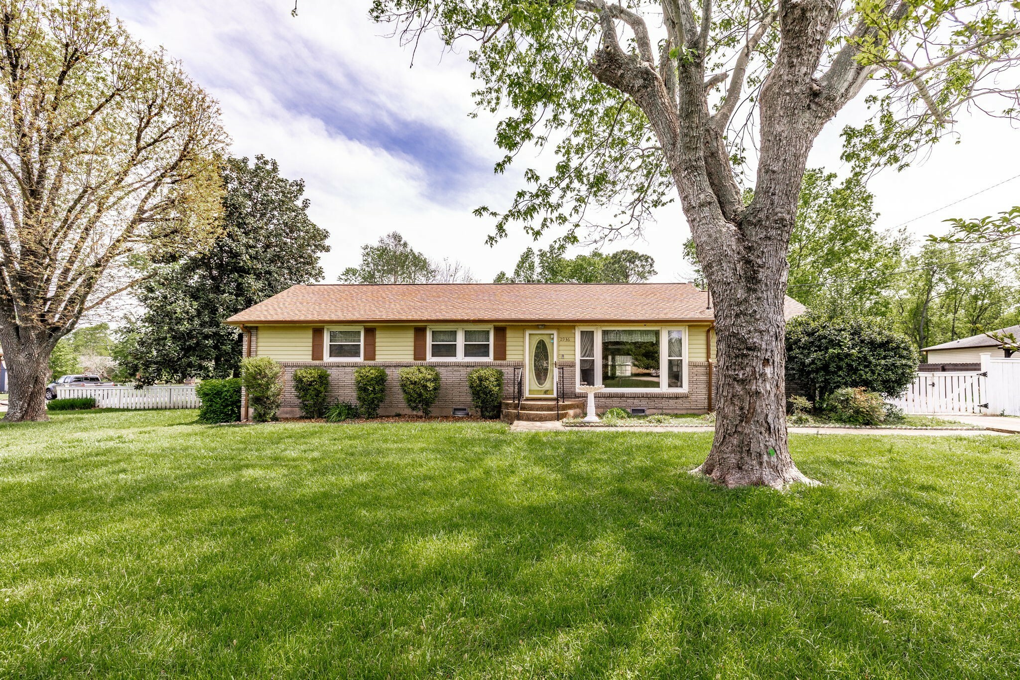 Property Photo: 2936 Lyndale Dr TN 37207