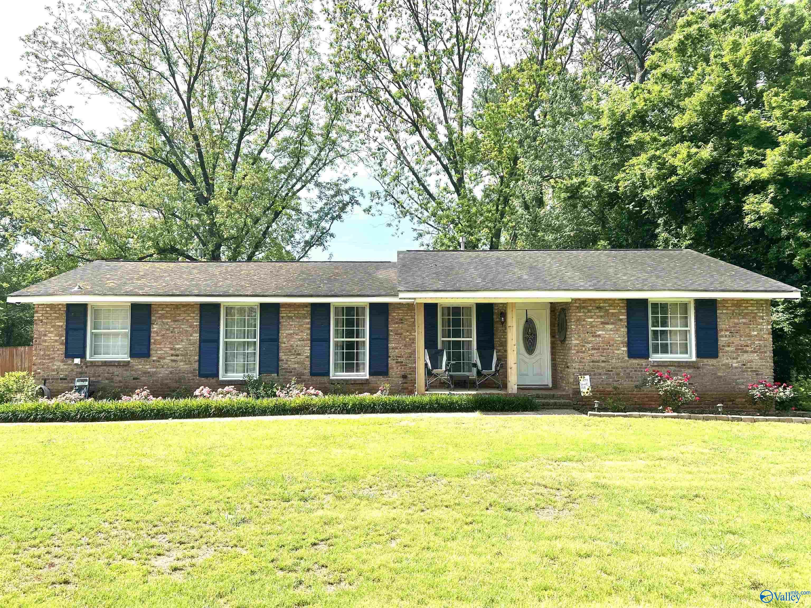 Property Photo: 6205 Deramus Avenue AL 35806