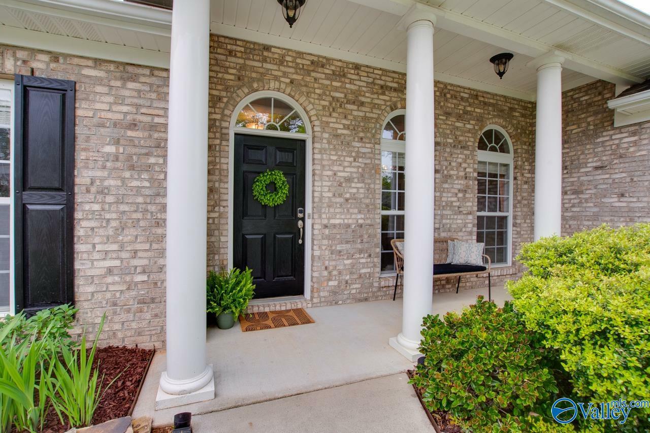 Property Photo: 7018 Eagle Park Circle AL 35763