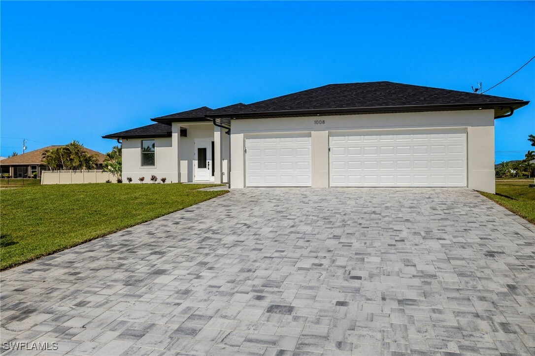 Property Photo: 1008 NW 36th Place FL 33993