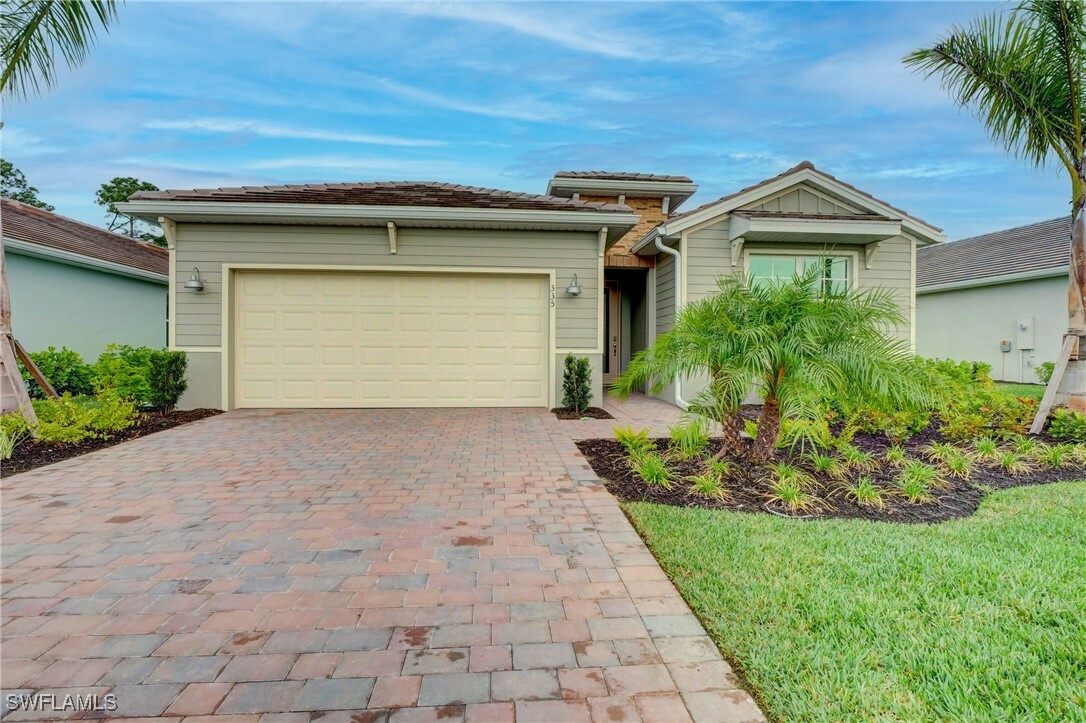 Property Photo: 335 Tamarindo Lane FL 34114