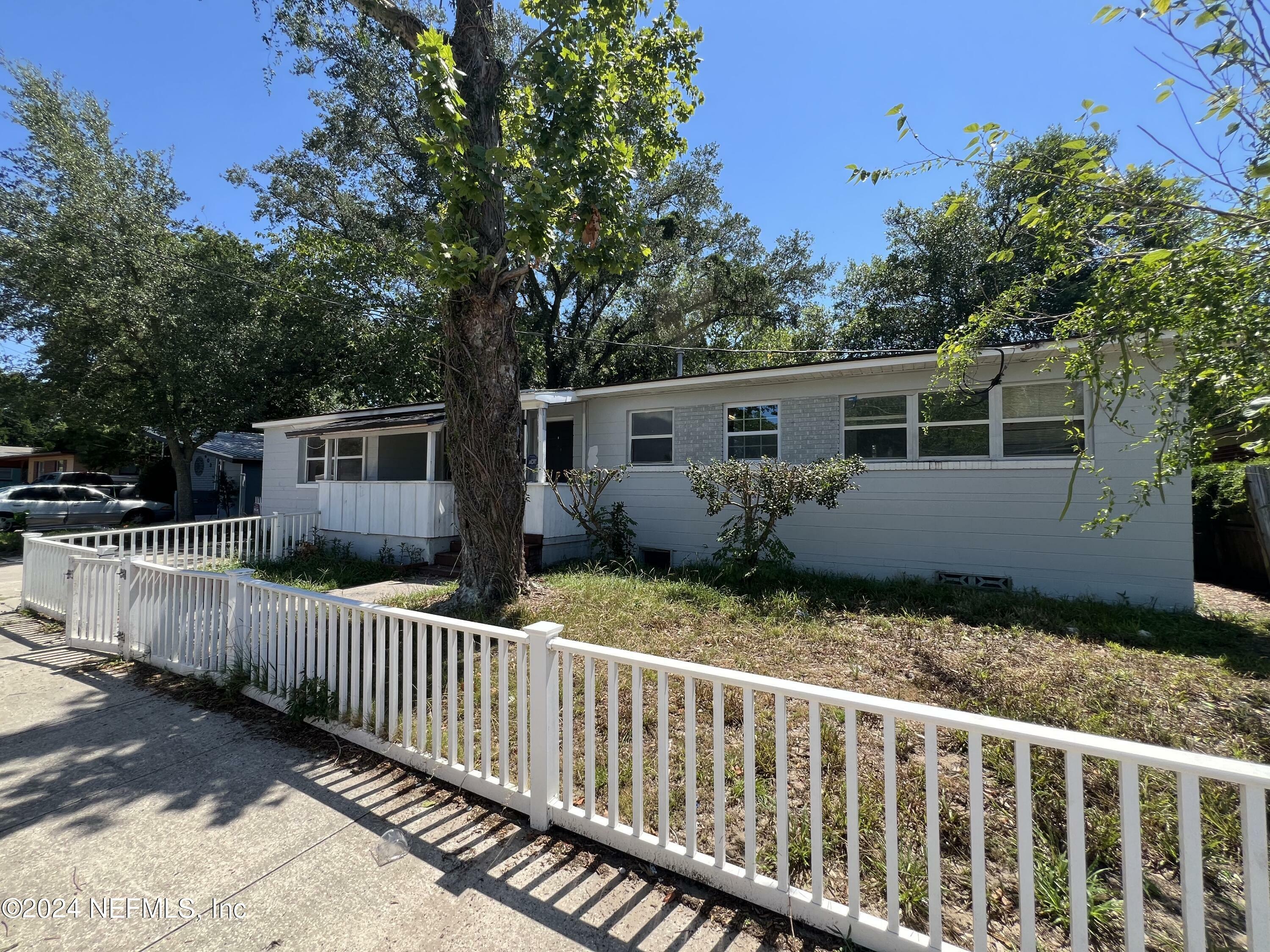 Property Photo:  2535 Rogero Road  FL 32211 