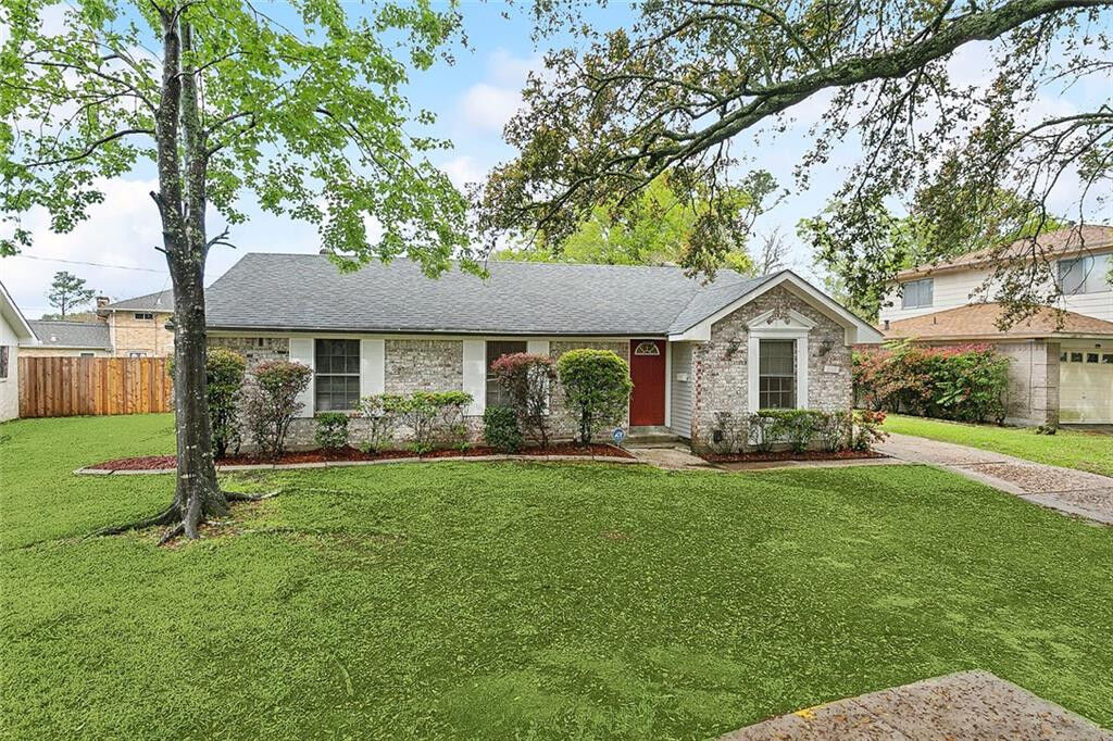 Property Photo:  2311 Easter Lane  LA 70114 