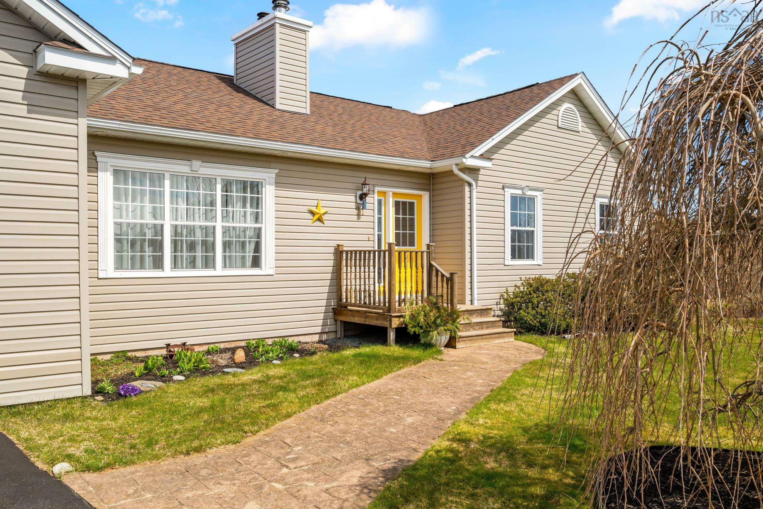 Property Photo: 21 Meadowview Drive NS B3E 1N5