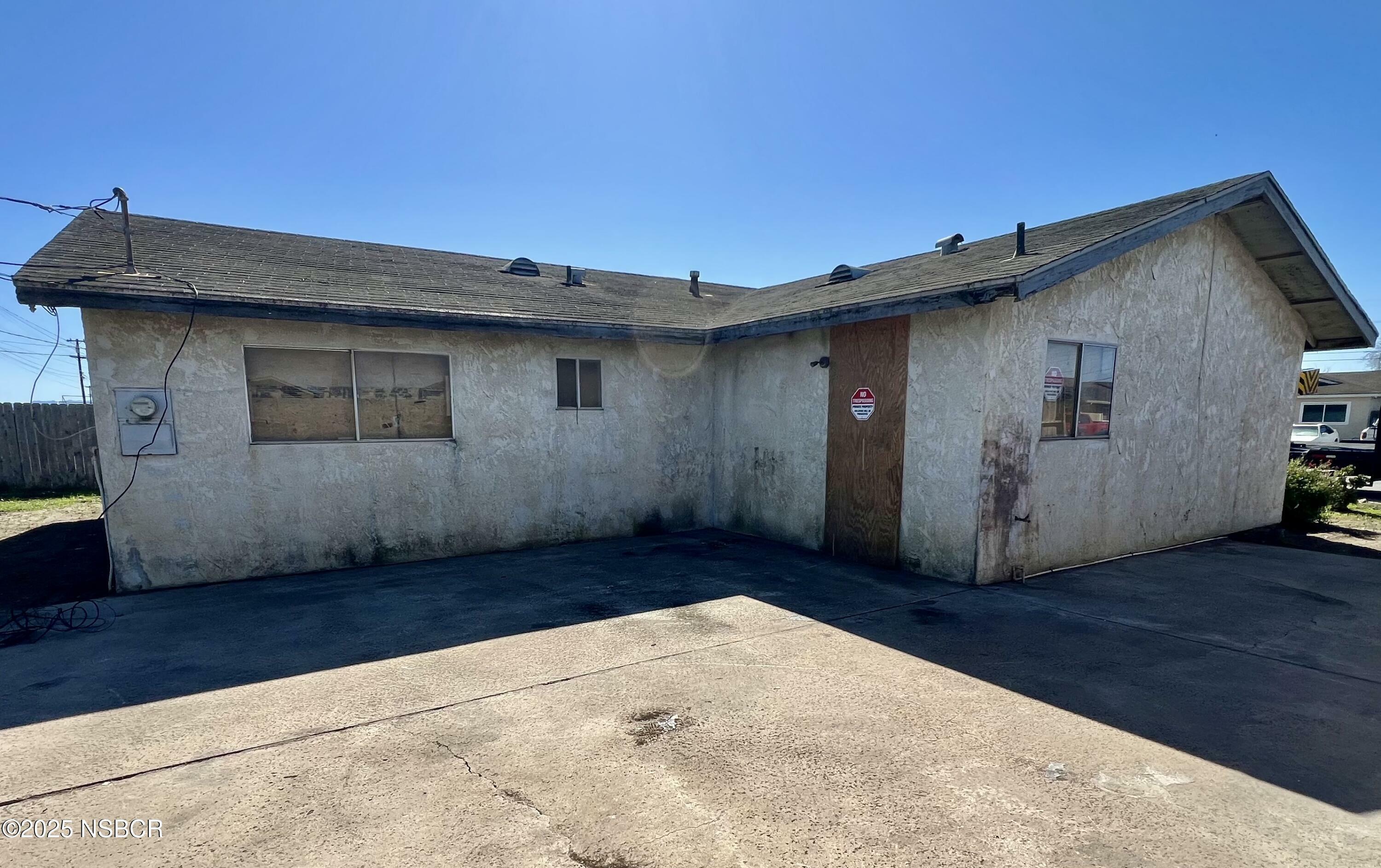 Property Photo: 1901 Ironwood Drive CA 93455