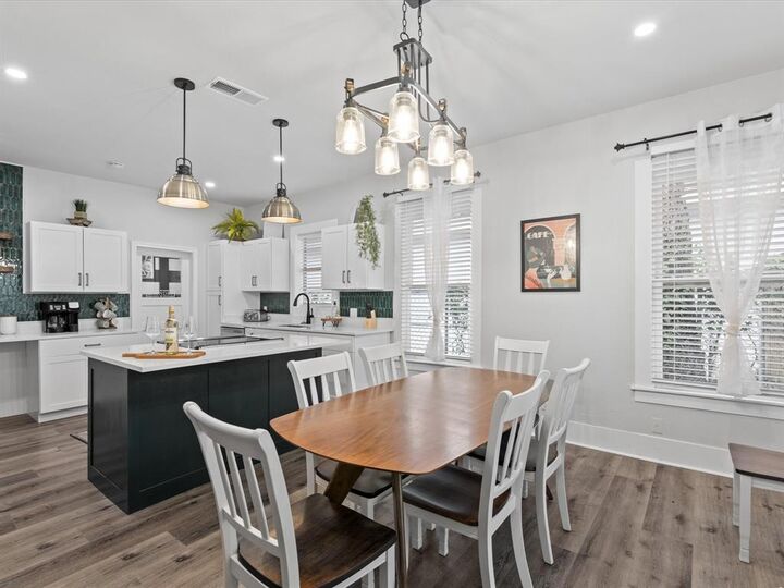 711 W Knox Street  Ennis TX 75119 photo