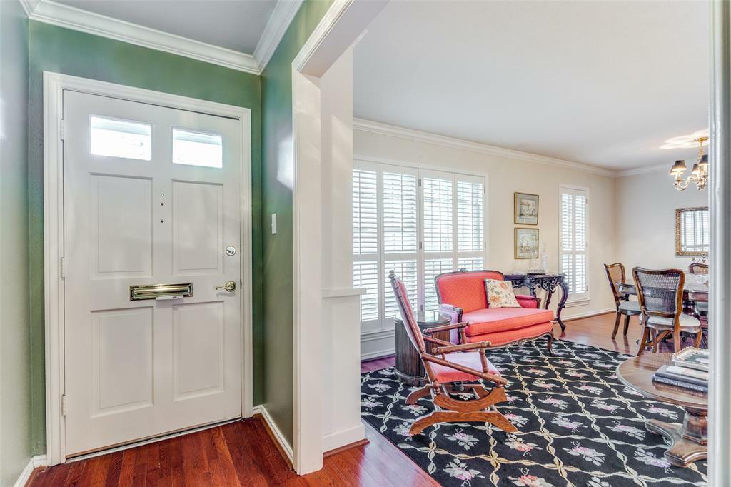Property Photo: 957 Roaring Springs Road TX 76114