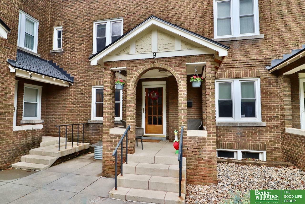 Property Photo: 5017 Underwood Avenue 9 NE 68132