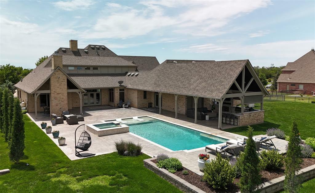 Property Photo: 2501 La Belle Rue OK 73034