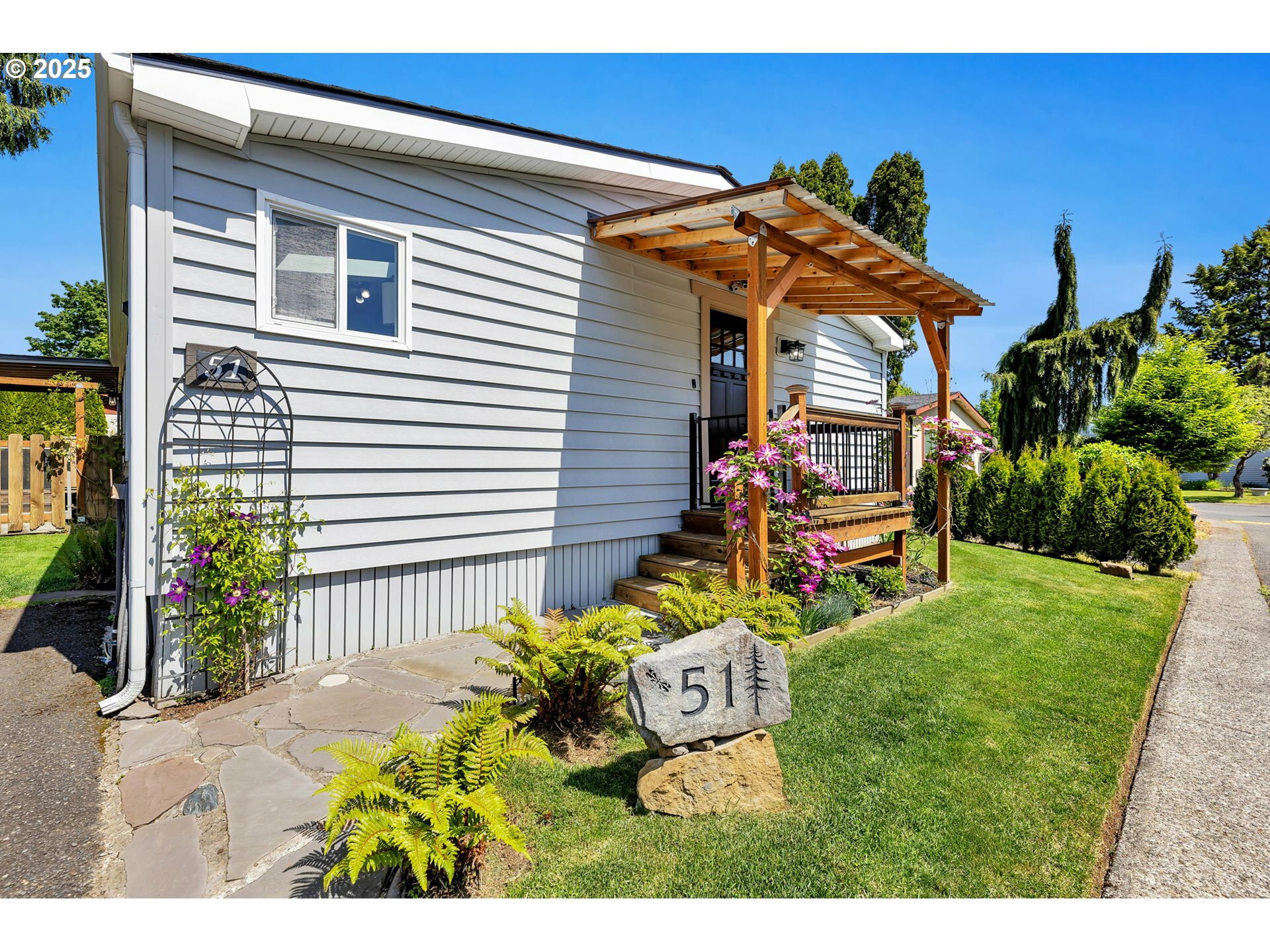 Property Photo: 16812 SE 1st St 51 WA 98684