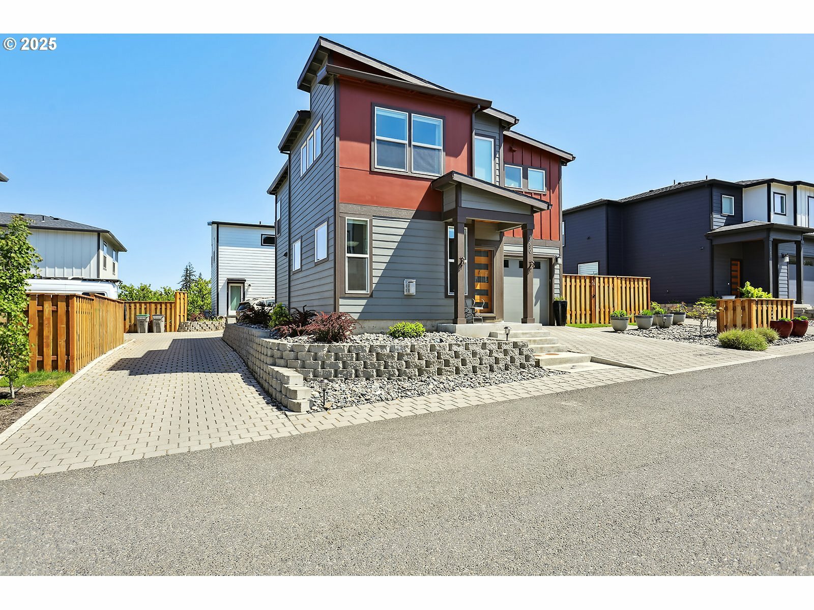 Property Photo: 1250 29th St OR 97031