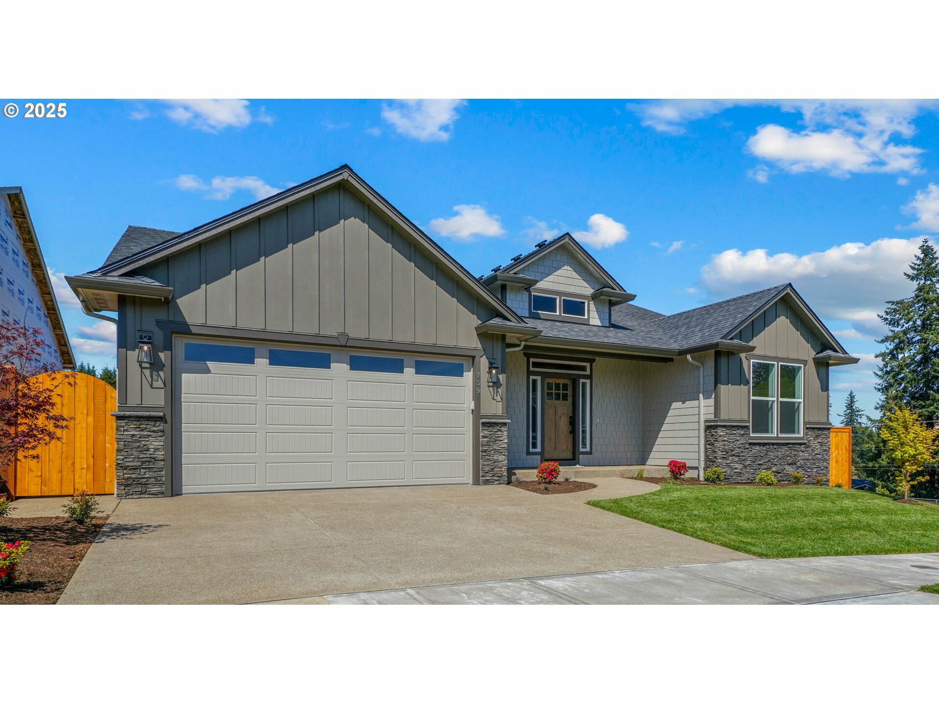 Property Photo: 759 Jordan Elizabeth Ave SE OR 97306