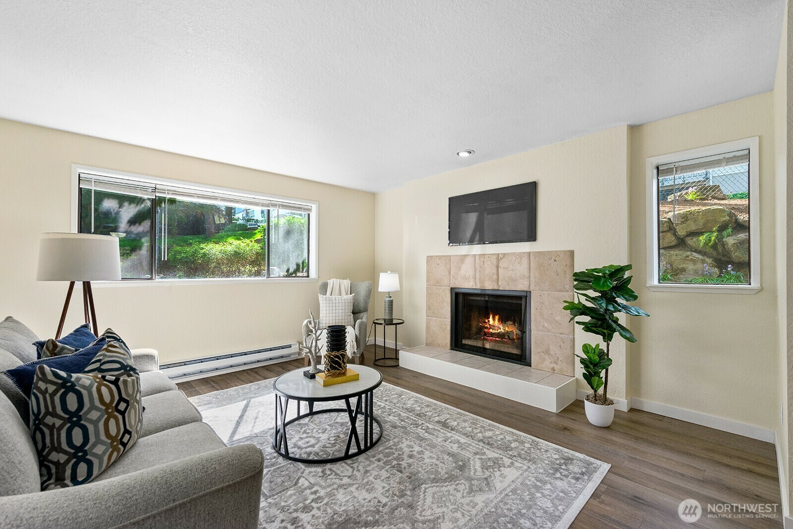 Property Photo: 9512 1st Avenue NE 101 WA 98115