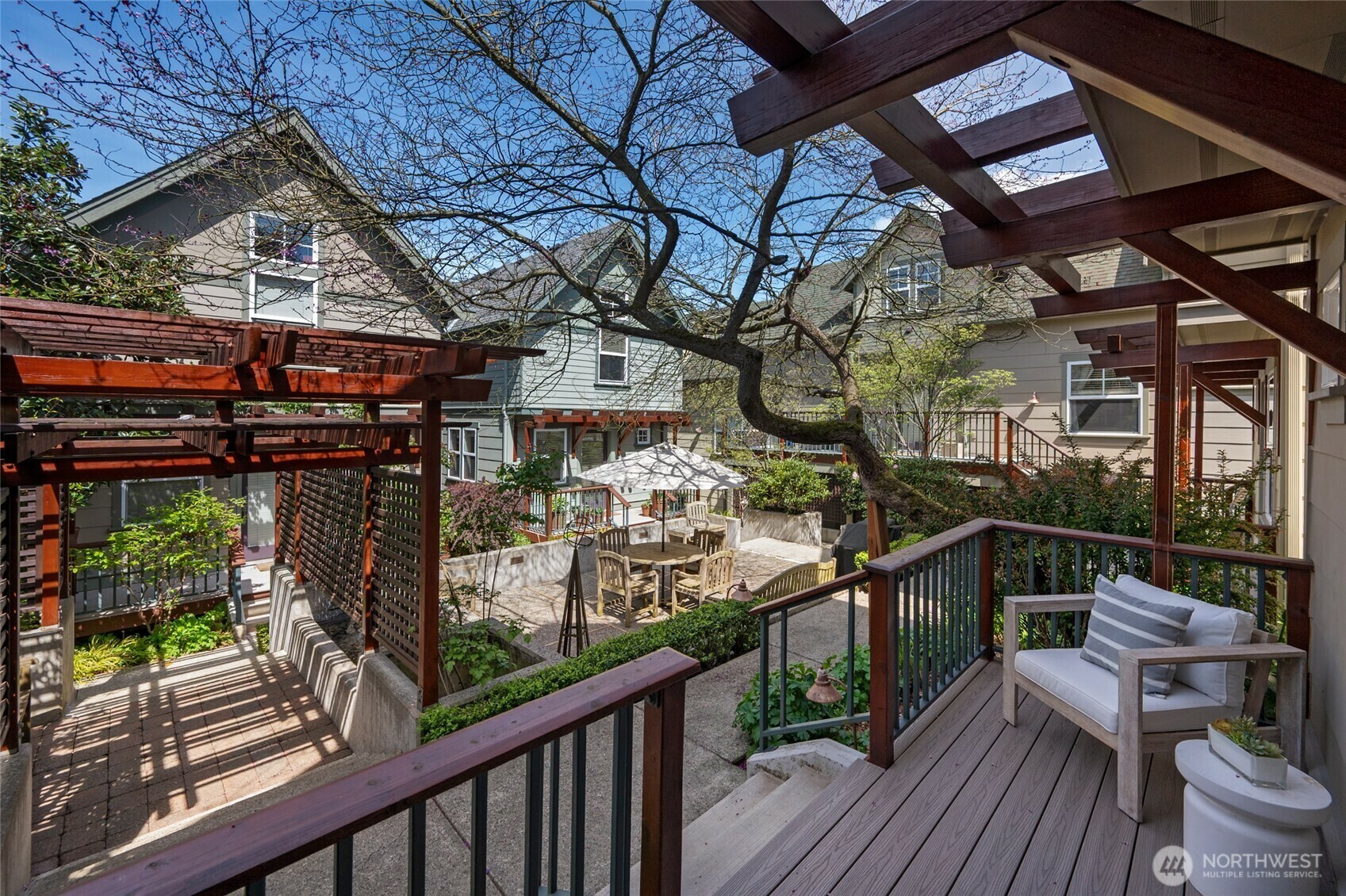 Property Photo: 6318 5th Avenue NE H WA 98115