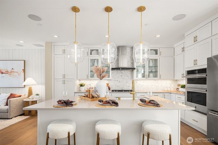 Property Photo:  10815 (Hs 107)  120th Lane NE B  WA 98033 