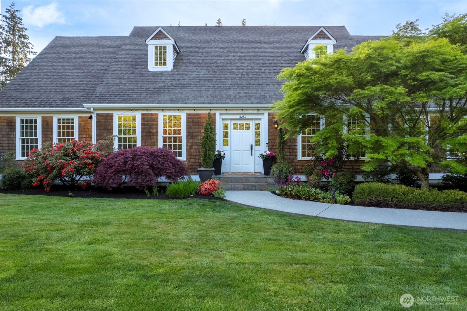 Property Photo:  11281  Fieldstone Lane NE  WA 98110 