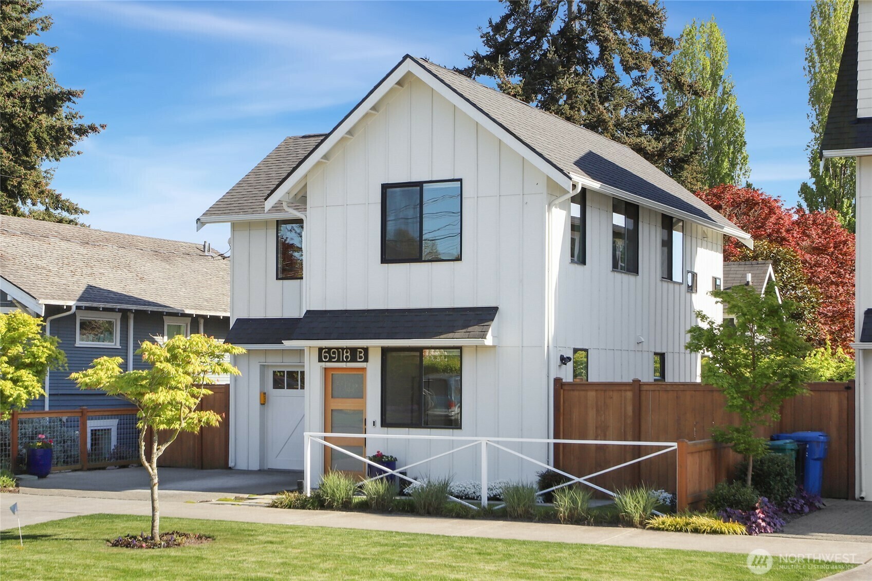 6918 B  32nd Avenue NW  Seattle WA 98117 photo
