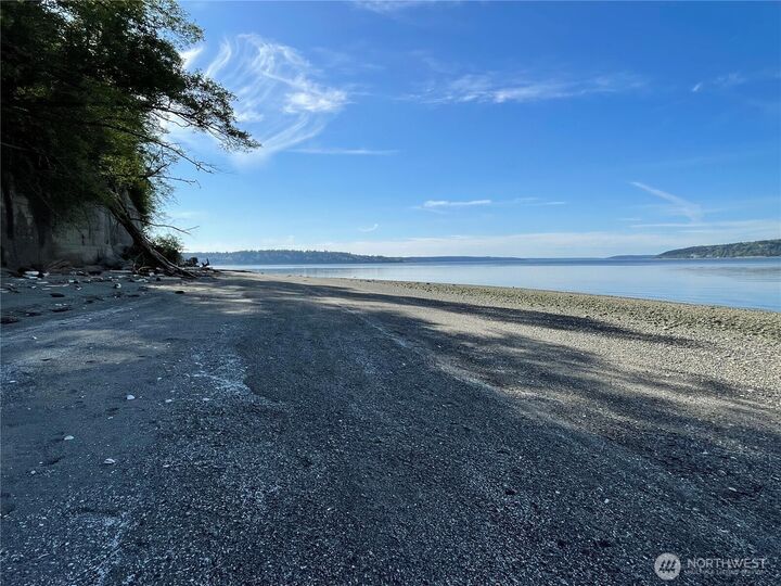 Property Photo: 11 C Tax Id 00466300001100 WA 98206